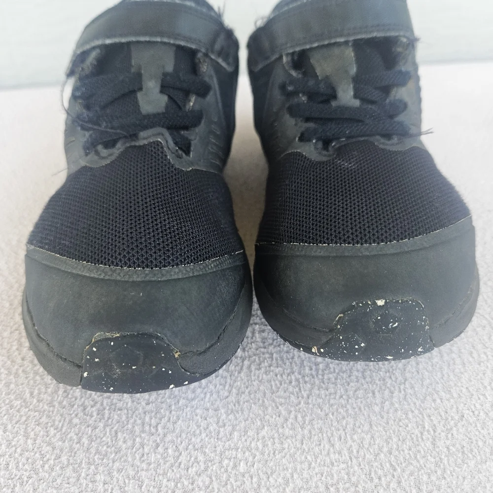 Nike Star Runner 4 Triple Black Athletic Low Top Sneakers Youth SZ 3Y Hook Loop